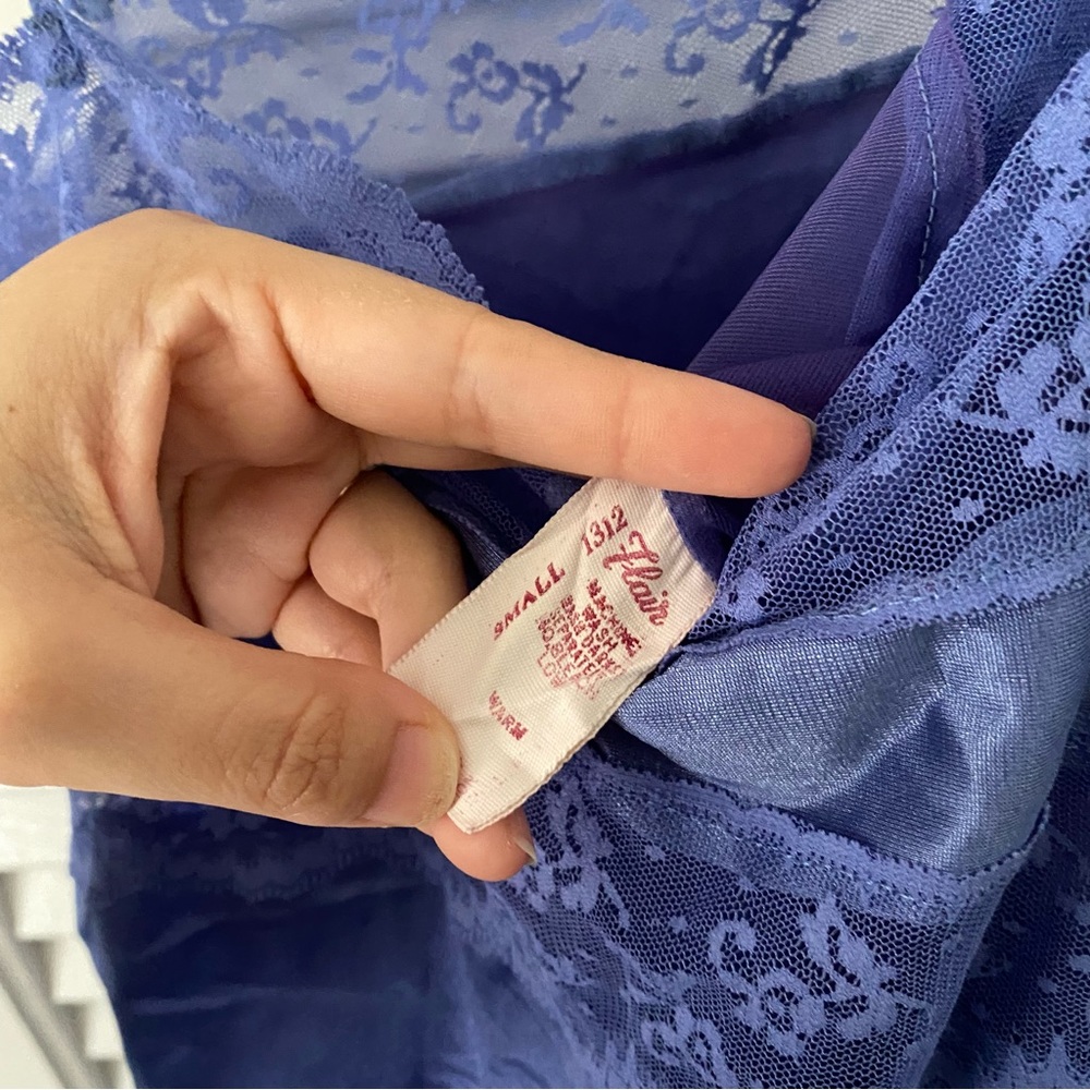 STUNNING Cornflower Blue Semi-sheer Vintage Full Length Slip - Picture 7 of 7